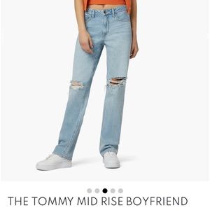 Favorite daughter the Tommy mid rise boyfriend Jean size 27
